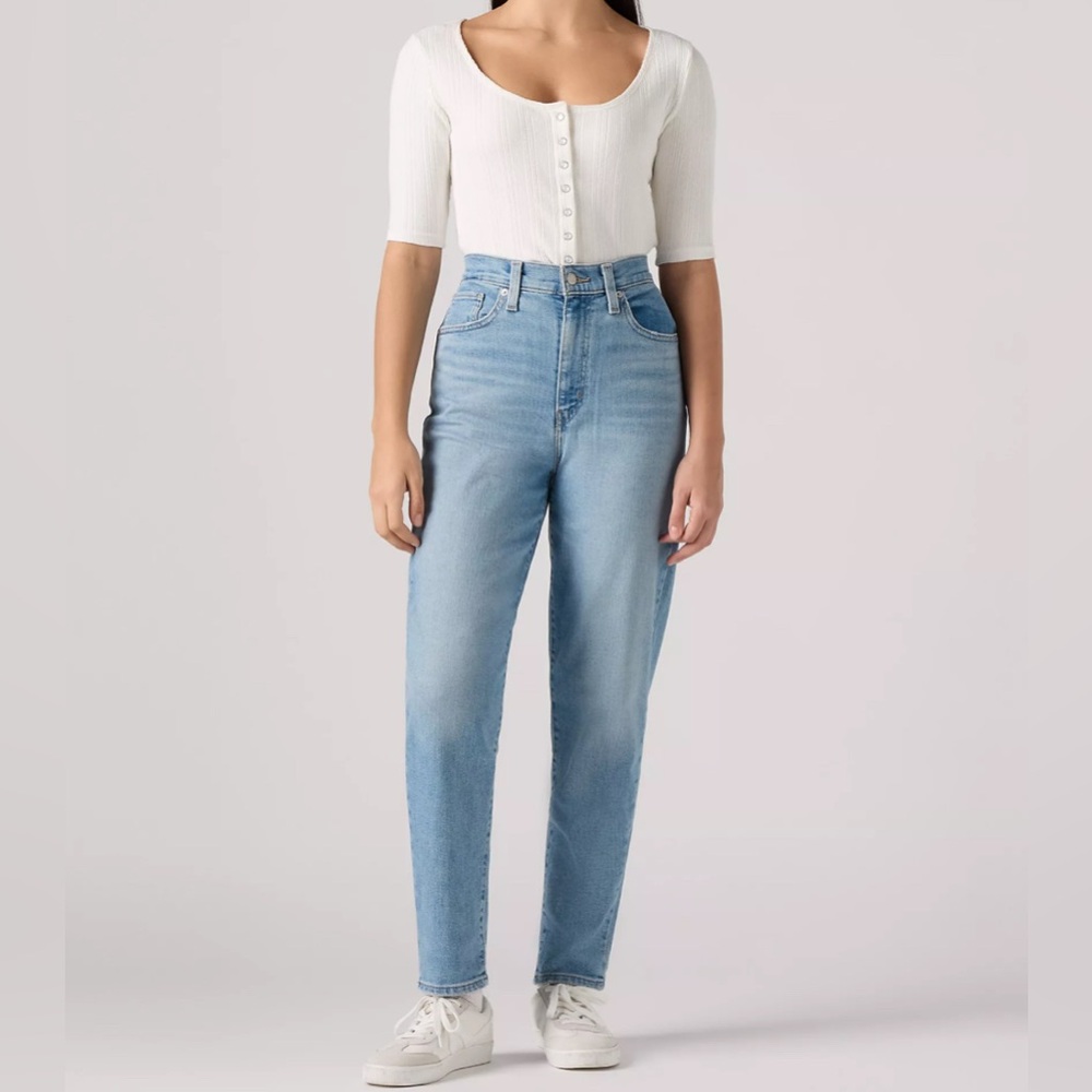 Levi's High Waisted Mom Jeans NWT